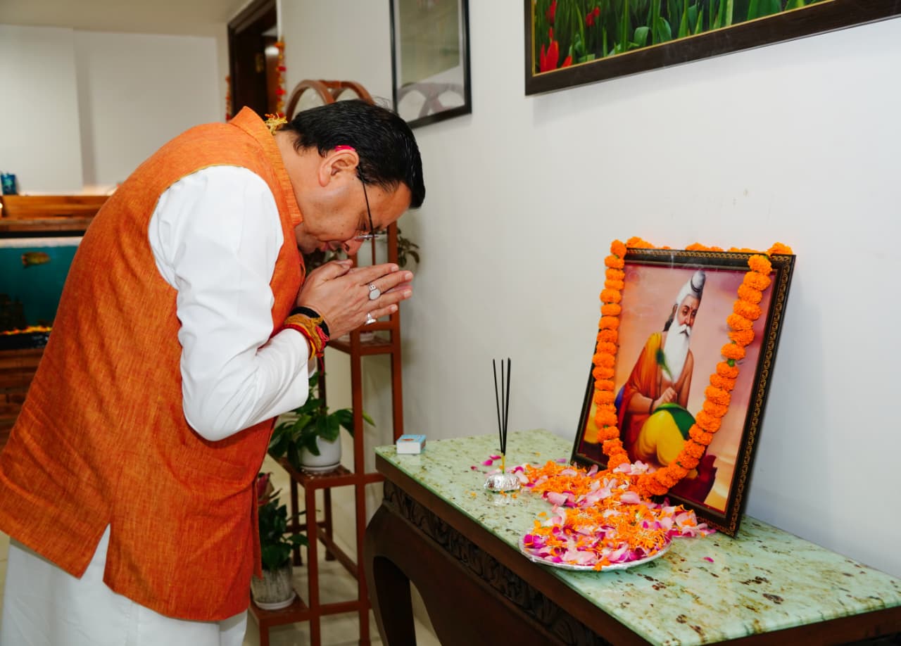 मुख्यमंत्री धामी ने वाल्मीकि जयंती पर आदिकवि महर्षि वाल्मीकि को दी श्रद्धांजलि